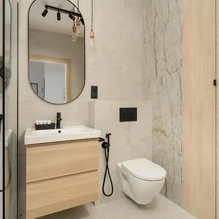 Tasteful Beige Apartment With Parking By Noclegi Renters Poznan Exterior photo