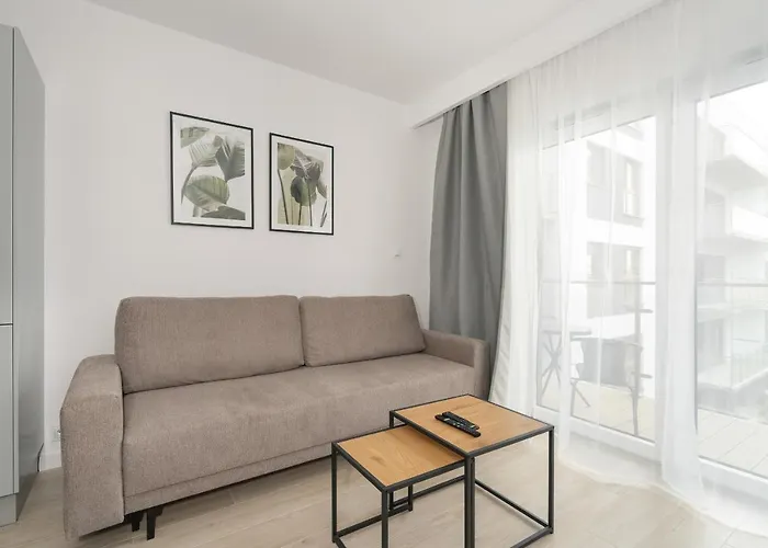 Tasteful Beige Apartment With Parking By Noclegi Renters