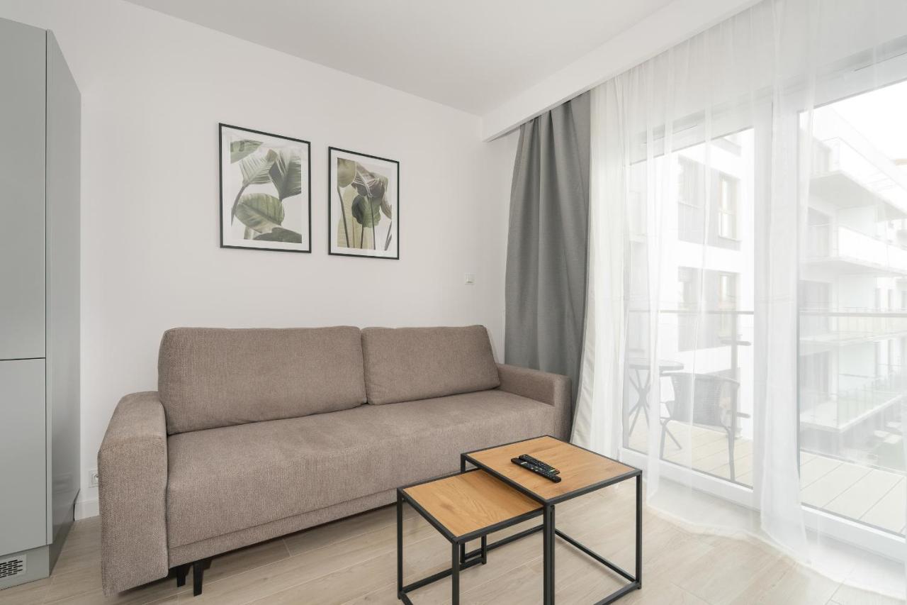 Tasteful Beige With Parking By Renters Apartment