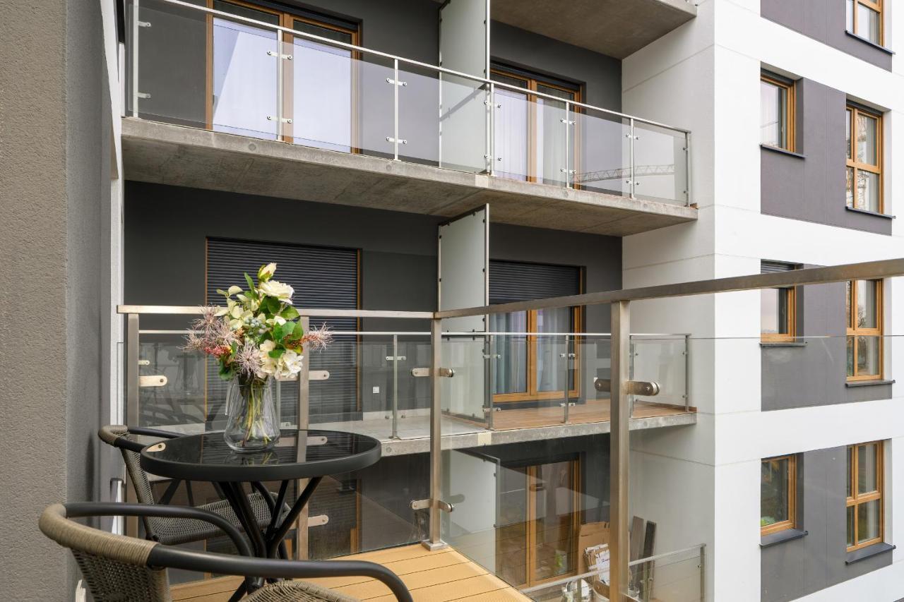 Tasteful Beige With Parking By Renters *