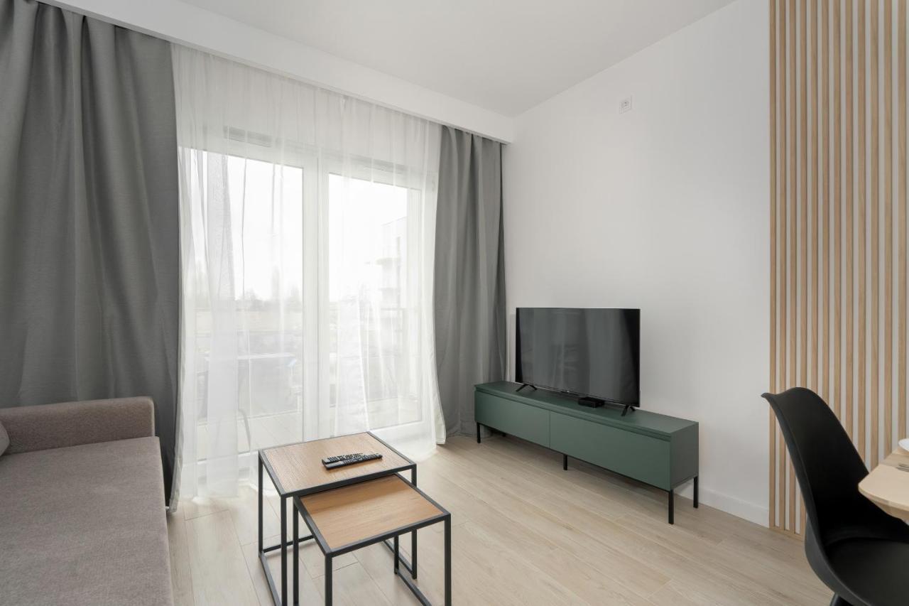 Apartment Tasteful Beige With Parking By Renters Poznan
