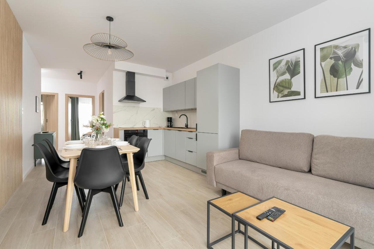 Tasteful Beige With Parking By Renters *